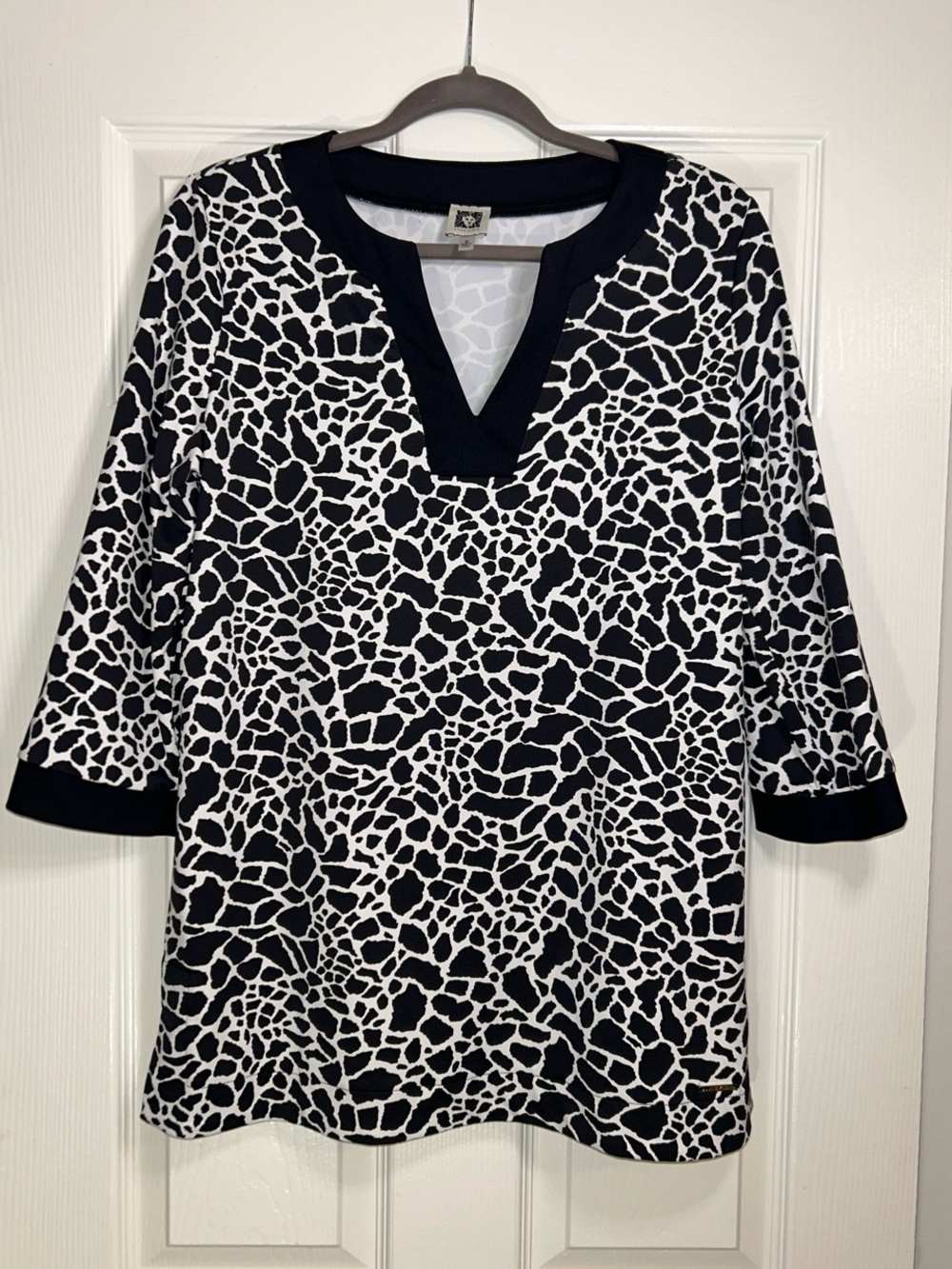 Anne Klein Black White Animal Print V-Neck Tunic Top 3/4 Sleeve - Medium